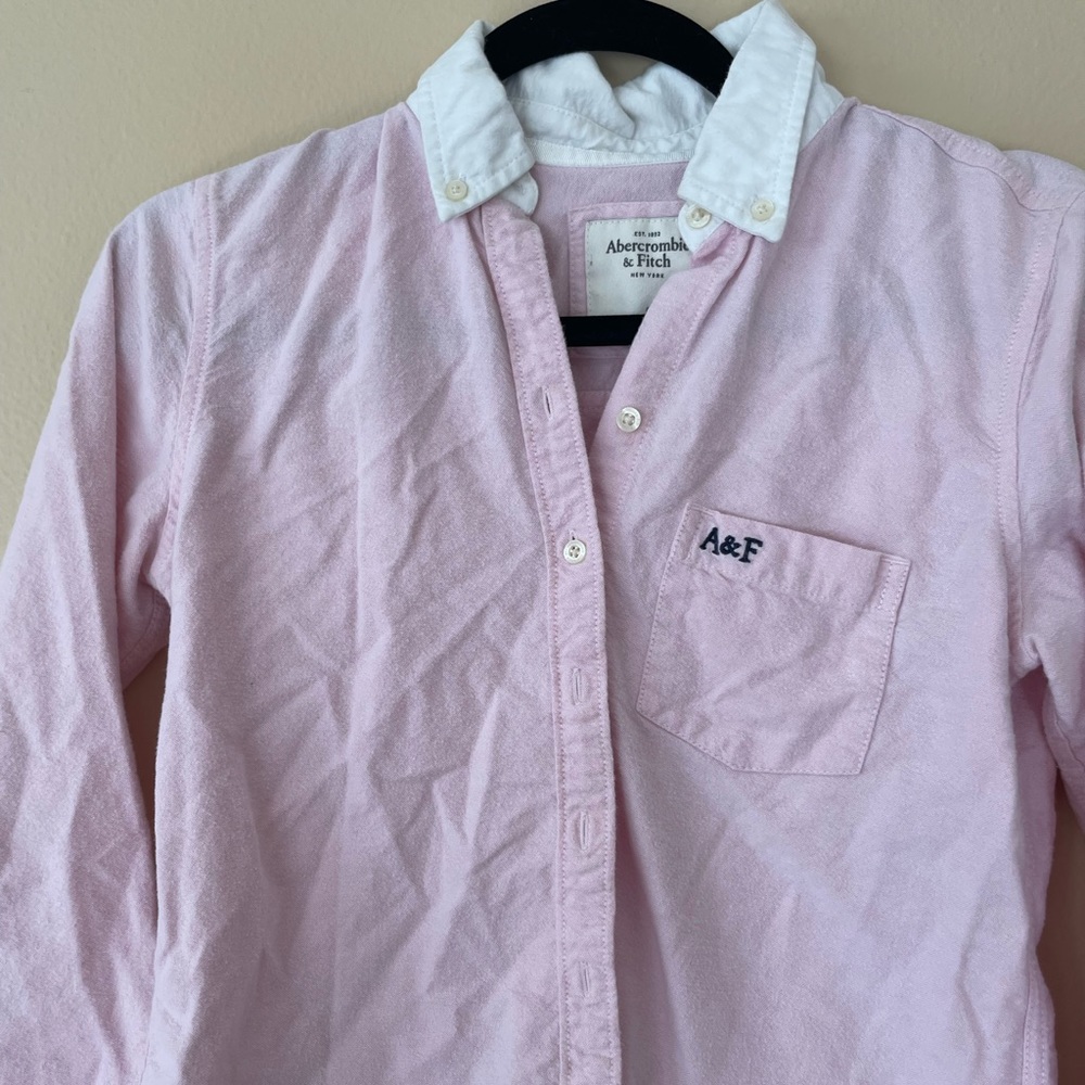 Amerchrombie and fitch button light pink and white shirt